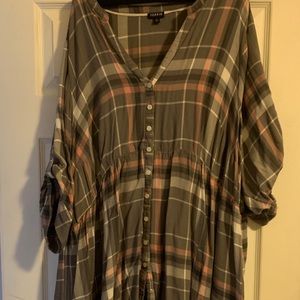 Torrid plus size blouse size 5